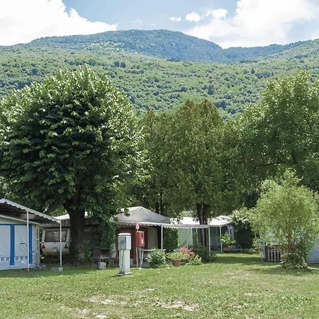 מלון דירות Village