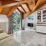 Village 3* Colico