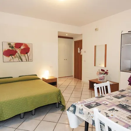 Village 2* Colico