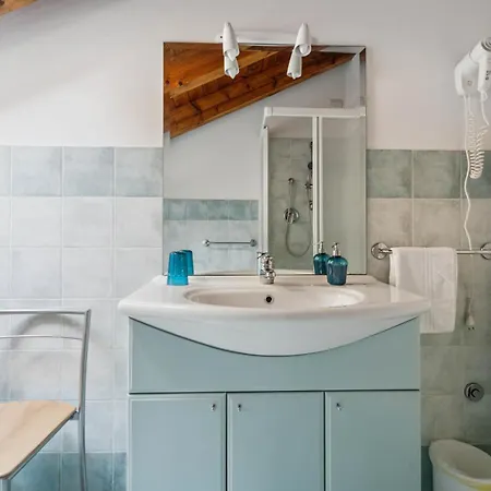 Aparthotel Village 3*