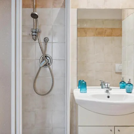 Village Aparthotel 3*