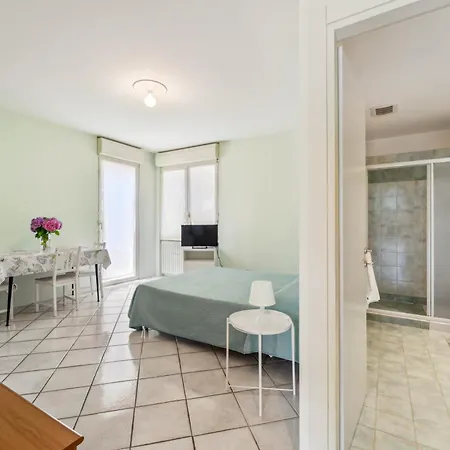 Village Aparthotel 3*